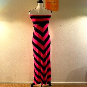 Guess brand hot pink and black chevron print tube dress or skirt